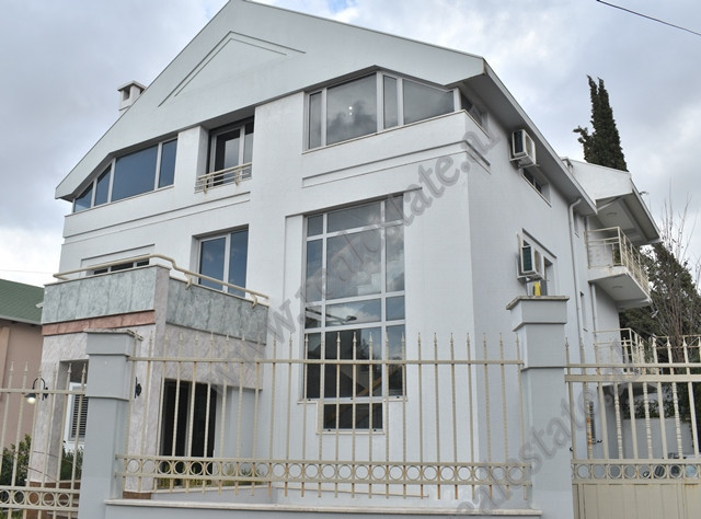 &nbsp;

Three storey villa for rent close to Elbasani Street in Tirana.

The villa is located in